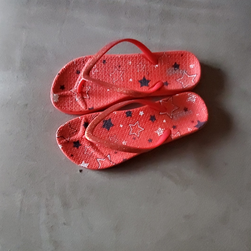 Slippers - Picture 3 of 3